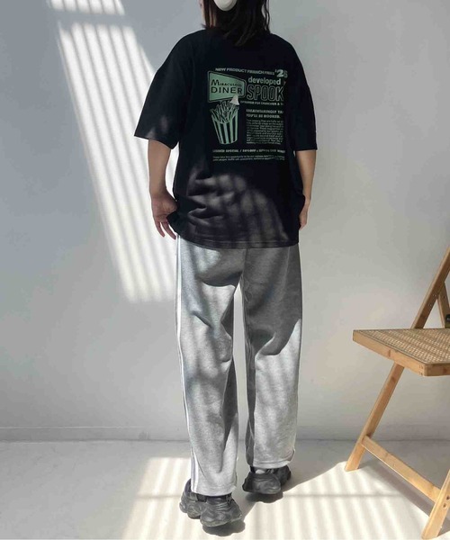AS KNOW AS plus(アズノゥアズプラス)の「●ワンポイント刺繍 おばけプリントビッグサイズ半袖Tシャツ(Tシャツ/カットソー・レディース・オフホワイト/スミクロ/オートミール/ワイン系/ホワイト系/ブラック系/アイボリー系1/ブラック系1/ピンク系1/ホワイト系1・FREE)」の19枚目の写真