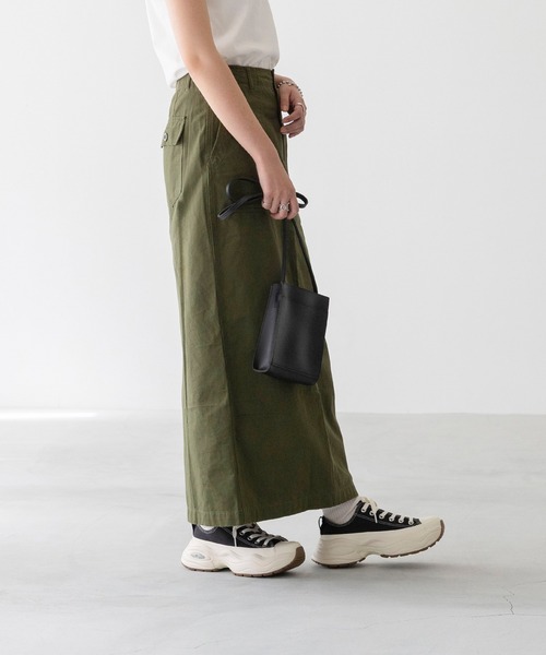 CONVERSE(コンバース)の「CONVERSE コンバース ALL STAR SURGETRAINER OX オールスター サージトレーナー 厚底 ローカットスニーカー(スニーカー・レディース・ブラック/ブルー系・23.5cm/22.5cm/22.0cm/26.0cm/25.0cm/24.0cm/23.0cm/26.5cm/24.5cm/25.5cm)」の8枚目の写真