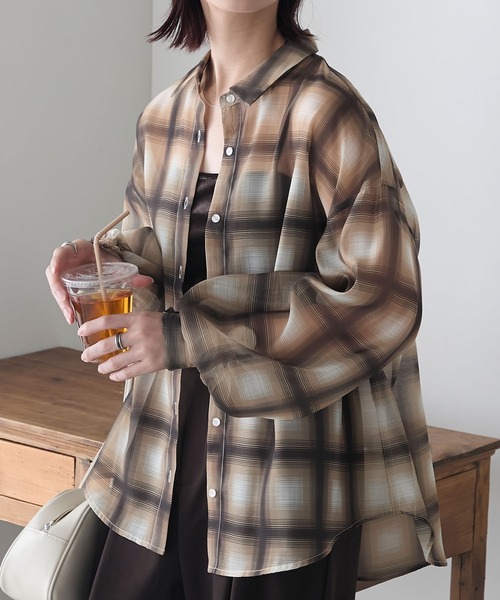 BONLECILL(ボンルシール)の「アソート柄シアーボリュームスリーブシャツ(シャツ/ブラウス・レディース・ブラック/ブルー/ネイビー/ブラウン・FREE)」の14枚目の写真