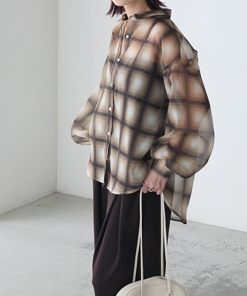 BONLECILL(ボンルシール)の「アソート柄シアーボリュームスリーブシャツ(シャツ/ブラウス・レディース・ブラック/ブルー/ネイビー/ブラウン・FREE)」の16枚目の写真