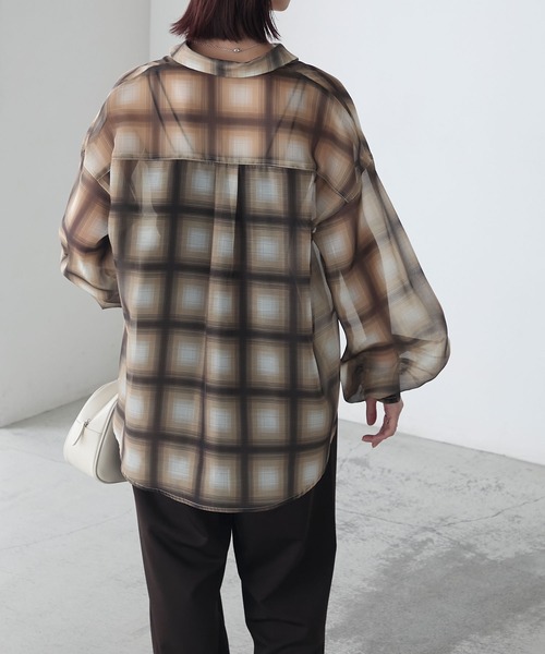 BONLECILL(ボンルシール)の「アソート柄シアーボリュームスリーブシャツ(シャツ/ブラウス・レディース・ブラック/ブルー/ネイビー/ブラウン・FREE)」の17枚目の写真