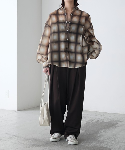 BONLECILL(ボンルシール)の「アソート柄シアーボリュームスリーブシャツ(シャツ/ブラウス・レディース・ブラック/ブルー/ネイビー/ブラウン・FREE)」の18枚目の写真