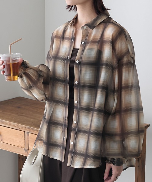 BONLECILL(ボンルシール)の「アソート柄シアーボリュームスリーブシャツ(シャツ/ブラウス・レディース・ブラック/ブルー/ネイビー/ブラウン・FREE)」の21枚目の写真