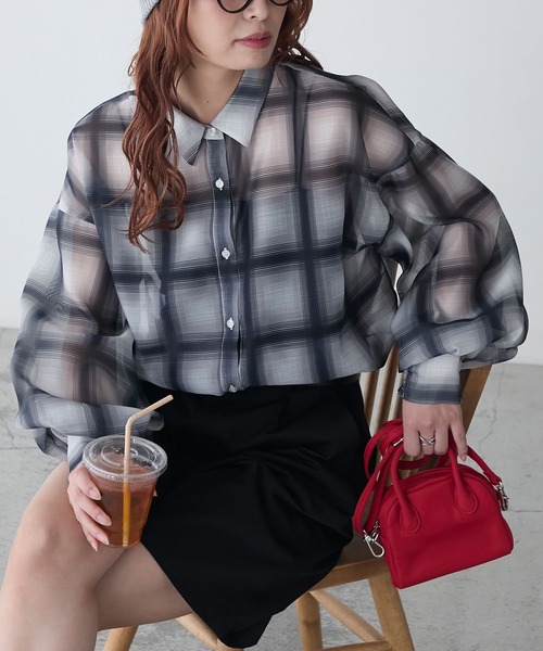 BONLECILL(ボンルシール)の「アソート柄シアーボリュームスリーブシャツ(シャツ/ブラウス・レディース・ブラック/ブルー/ネイビー/ブラウン・FREE)」の5枚目の写真