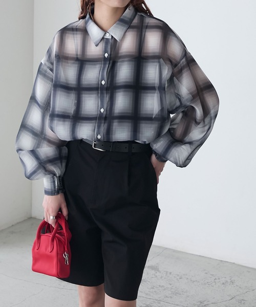 BONLECILL(ボンルシール)の「アソート柄シアーボリュームスリーブシャツ(シャツ/ブラウス・レディース・ブラック/ブルー/ネイビー/ブラウン・FREE)」の6枚目の写真