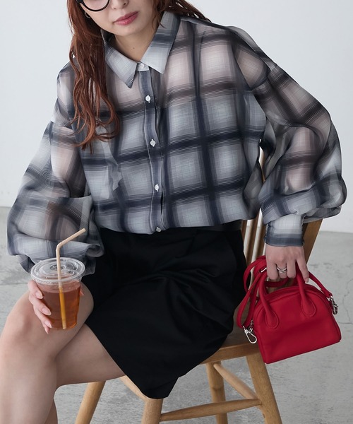 BONLECILL(ボンルシール)の「アソート柄シアーボリュームスリーブシャツ(シャツ/ブラウス・レディース・ブラック/ブルー/ネイビー/ブラウン・FREE)」の11枚目の写真