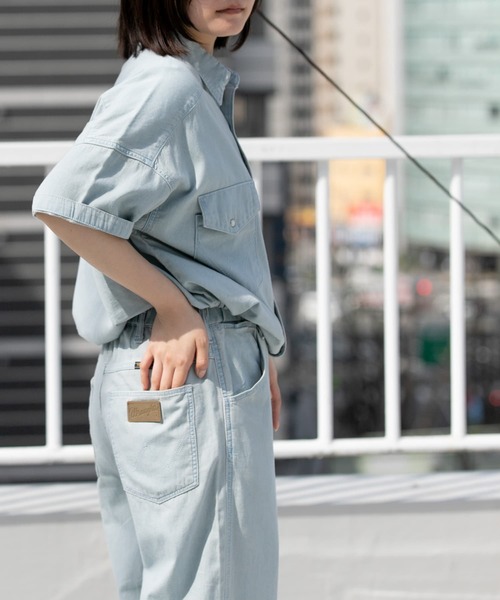 Wrangler（ラングラー）の「『別注』Wrangler×EKAL　ライトデニムリラックスバギーパンツ（デニムパンツ・レディース・ワンウォッシュ/ブルー系その他・ONE）」の10枚目の写真