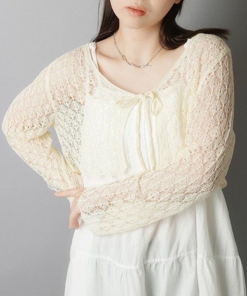 SPINNS（スピンズ）の「透かし編みニットボレロ/カーディガン（カーディガン/ボレロ・レディース・ホワイト/ブラック/アイボリー/ワイン・ONESIZE）」の2枚目の写真