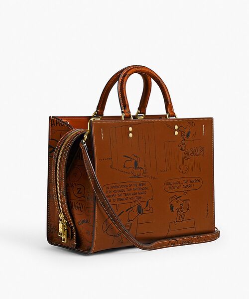 COACH X PEANUTS】ローグ バッグ・ニュースペーパー プリント