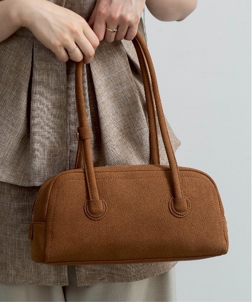 lawgy(ラウジー)の「thin boston bag / スィンボストンバッグ(ショルダーバッグ・レディース・アイボリー/ブラック/キャメル・FREE)」の6枚目の写真