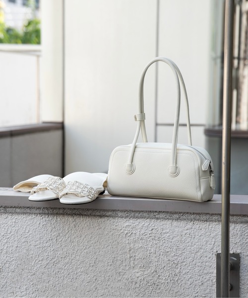 lawgy(ラウジー)の「thin boston bag / スィンボストンバッグ(ショルダーバッグ・レディース・アイボリー/ブラック/キャメル・FREE)」の17枚目の写真