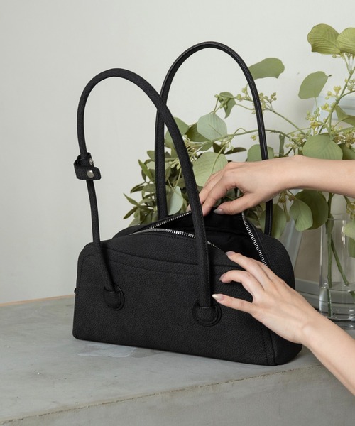 lawgy(ラウジー)の「thin boston bag / スィンボストンバッグ(ショルダーバッグ・レディース・アイボリー/ブラック/キャメル・FREE)」の22枚目の写真