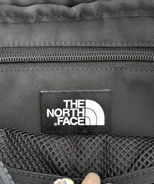 THE NORTH FACE（ザノースフェイス）の「国内未発売 THE NORTH FACE(ザ・ノースフェイス)/軽量 2ポケット ショルダー クロスバッグ/URBAN 2POCKET CROSS BAG（ショルダーバッグ・レディース・ブラック/ライトベージュ・FREE）」の13枚目の写真