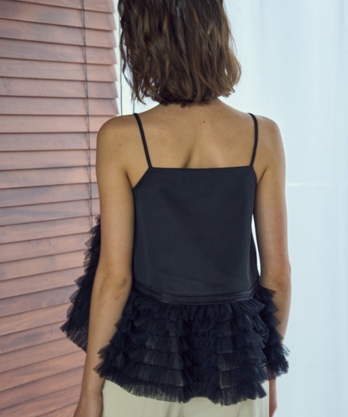 ERADIE(エラディエ)の「Tulle tiered SatinCamisole top チュールティアードサテンキャミTOP(キャミソール・レディース・ピンクベージュ/ホワイト系その他/ブラック・FREE)」の20枚目の写真