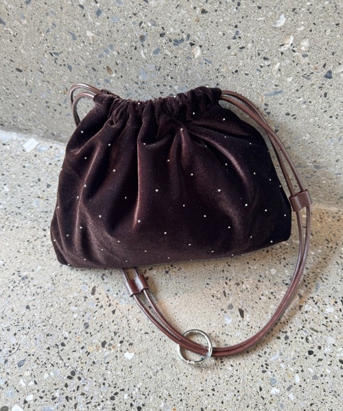 CIAOPANIC TYPY(チャオパニックティピー)の「カラビナ付きベロアスタッズ巾着BAG(トートバッグ・レディース・サックスブルー/グレイッシュベージュ/バーガンディー/ダークブラウン・ONE SIZE)」の6枚目の写真
