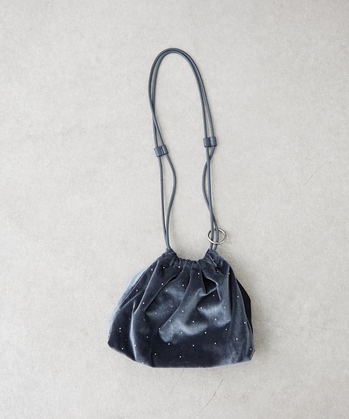 CIAOPANIC TYPY(チャオパニックティピー)の「カラビナ付きベロアスタッズ巾着BAG(トートバッグ・レディース・サックスブルー/グレイッシュベージュ/バーガンディー/ダークブラウン・ONE SIZE)」の16枚目の写真