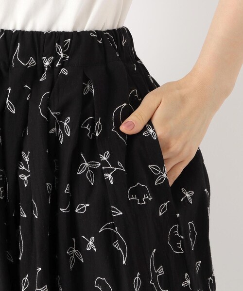 one'sterrace（ワンズテラス）の「刺繍入り 9分丈スカート（スカート・レディース・ブラック系8/カーキ系5・02）」の9枚目の写真