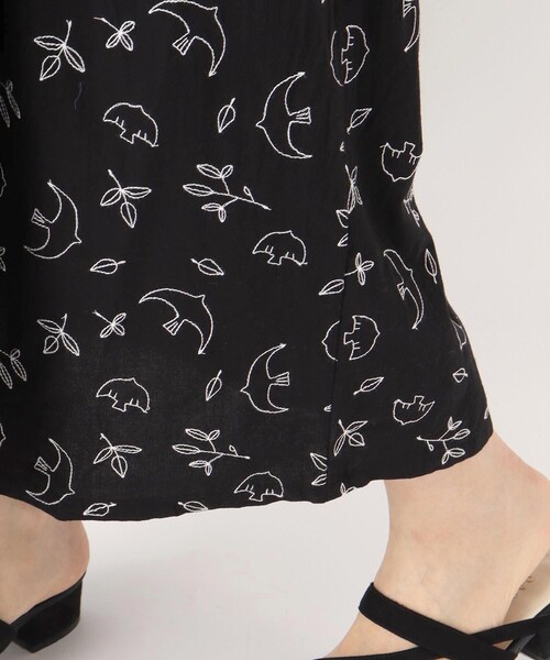 one'sterrace（ワンズテラス）の「刺繍入り 9分丈スカート（スカート・レディース・ブラック系8/カーキ系5・02）」の8枚目の写真