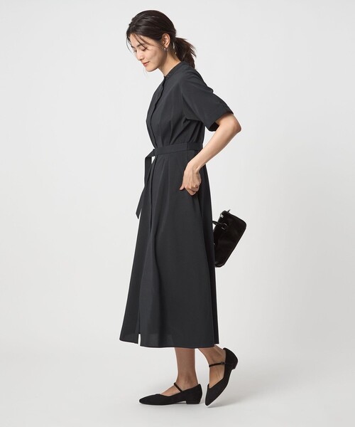 green label relaxing(グリーンレーベルリラクシング)の「ウエスト ベルト ショートスリーブ ワンピース -マシンウォッシャブル-(ワンピース・レディース・ベージュ/ネイビー・FREE)」の4枚目の写真