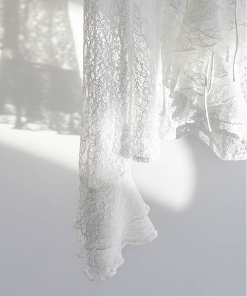 RANDA(ランダ)の「ラッフルレースフリルブラウス(シャツ/ブラウス・レディース・ブラック/ブルー/ホワイト・FREE)」の18枚目の写真