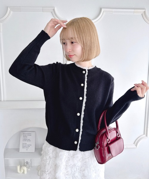 Loueme(ルエム)の「パールボタンレーストリムカーディガン(ニット/セーター・レディース・ブラック/ピンク/グレー/オフホワイト/ライトブルー・FREE)」の19枚目の写真