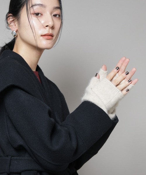 NANO universe（ナノユニバース）の「ウォッシャブルフォックスロンググローブ（手袋・レディース・チャコール/モカ/アイボリー・FREE）」の6枚目の写真