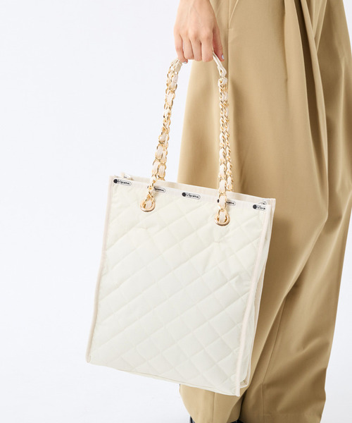 LeSportsac（レスポートサック）の「CHAIN N/S TOTE サンドバーチェーンキルト（トートバッグ・レディース・ホワイト・FREE）」の2枚目の写真