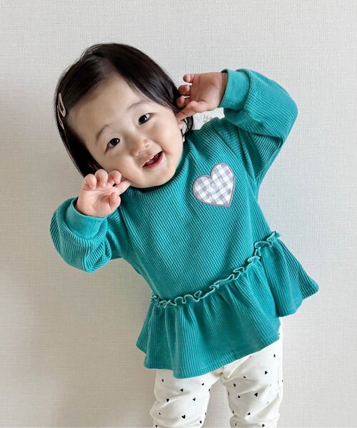 apres les cours（アプレレクール）の「【新色追加】ワッフルペプラムハートモチーフTシャツ（Tシャツ/カットソー・キッズ・オフホワイト/ミント/アイボリー/グレー/マスタード/ローズ/ネイビー/イエロー/グリーン/ピンク・140/130/80/120/110/100/90）」の6枚目の写真