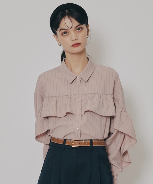 REDYAZEL（レディアゼル）の「フリルラインストライプブラウス（シャツ/ブラウス・レディース・ブラック系その他/ホワイト/ホワイト系その他/ベージュ系その他/ネイビー/ピンク・FREE）」の6枚目の写真