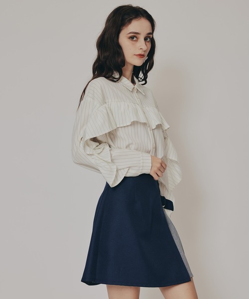 REDYAZEL（レディアゼル）の「フリルラインストライプブラウス（シャツ/ブラウス・レディース・ブラック系その他/ホワイト/ホワイト系その他/ベージュ系その他/ネイビー/ピンク・FREE）」の21枚目の写真