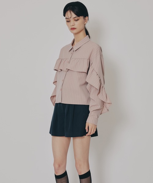 REDYAZEL（レディアゼル）の「フリルラインストライプブラウス（シャツ/ブラウス・レディース・ブラック系その他/ホワイト/ホワイト系その他/ベージュ系その他/ネイビー/ピンク・FREE）」の22枚目の写真