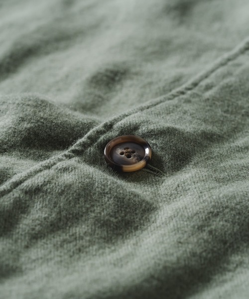 quadro（クオドロ）の「フレンチリネンブラッシュツイルカバーオール（カバーオール・メンズ・グリーン/ブラック・MEDIUM）」の4枚目の写真