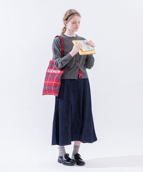 Afternoon Tea（アフタヌーンティー）の「タータンチェック柄くるみボタンカーディガン/Afternoon Tea Original Tartans（カーディガン/ボレロ・レディース・グレー/ネイビー/ベージュ・MEDIUM）」の4枚目の写真