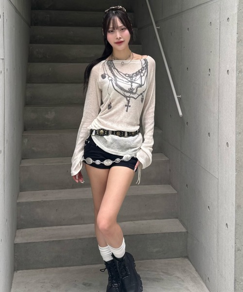 ZIPPER CLUB(ZIPPER CLUB ジッパークラブ)の「skull studs short pants(デニムパンツ・レディース・ブラック・SMALL/MEDIUM/LARGE)」の3枚目の写真