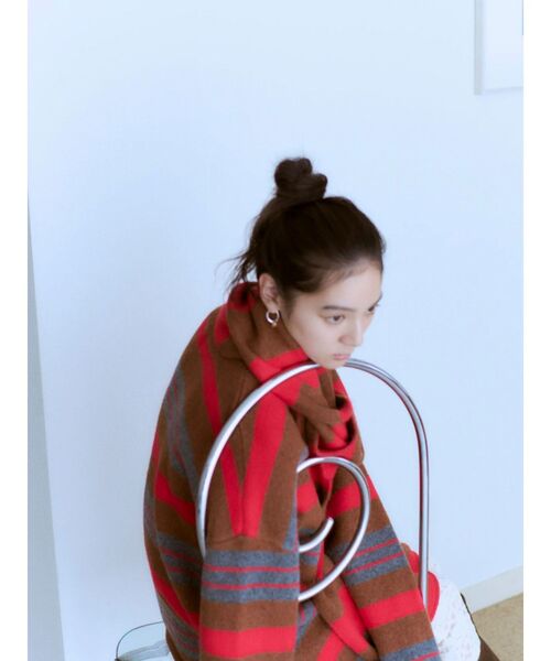 Ungrid(アングリッド)の「マルチボーダーマフラー(マフラー・レディース・レッド/ブルー・FREE)」の4枚目の写真