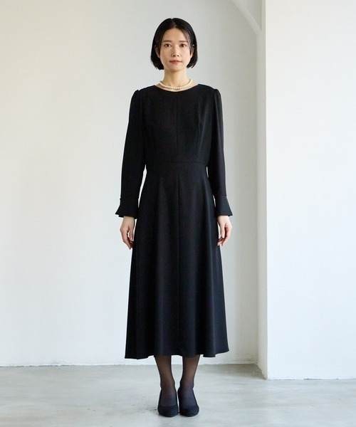 AIMER(エメ)の「【喪服・礼服】ウォッシャブル カフススリーブAラインフレアブラックフォーマルワンピース(ワンピース・レディース・ブラック・SMALL/MEDIUM/LARGE/X-LARGE)」の13枚目の写真