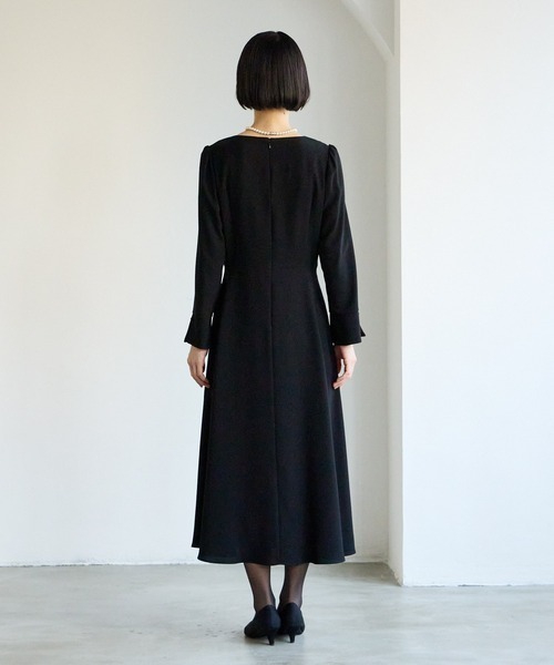 AIMER(エメ)の「【喪服・礼服】ウォッシャブル カフススリーブAラインフレアブラックフォーマルワンピース(ワンピース・レディース・ブラック・SMALL/MEDIUM/LARGE/X-LARGE)」の15枚目の写真
