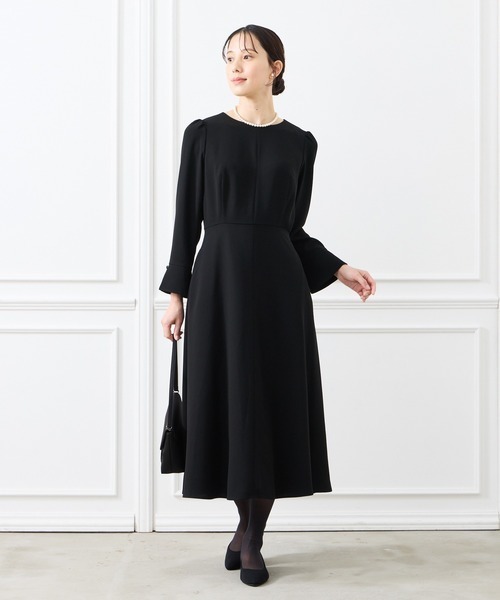 AIMER(エメ)の「【喪服・礼服】ウォッシャブル カフススリーブAラインフレアブラックフォーマルワンピース(ワンピース・レディース・ブラック・SMALL/MEDIUM/LARGE/X-LARGE)」の5枚目の写真