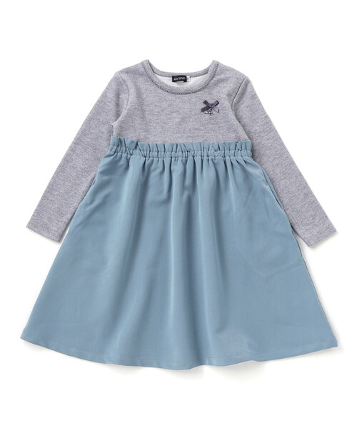 BeBe（ベベ）の「テレコ×ツイル切り替え長袖ワンピース（ワンピース・キッズ・ピンク/グレー・110cm/140cm/120cm/150cm/130cm）」の2枚目の写真