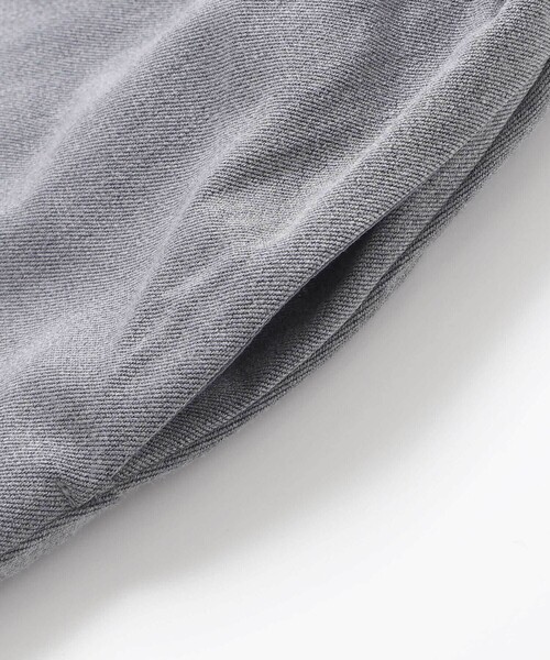 BeBe（ベベ）の「テレコ×ツイル切り替え長袖ワンピース（ワンピース・キッズ・ピンク/グレー・110cm/140cm/120cm/150cm/130cm）」の4枚目の写真