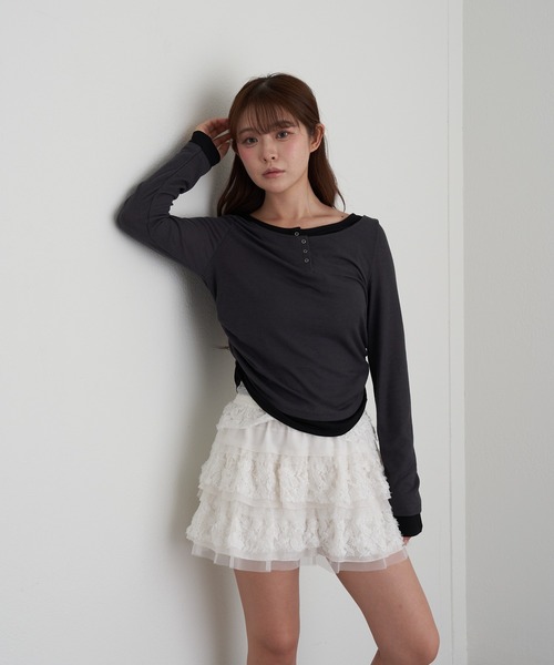 RAY CASSIN（レイカズン）の「UネックレイヤードヘンリーロンT（Tシャツ/カットソー・レディース・ベージュ/アイボリー/チャコールグレー・FREE）」の5枚目の写真