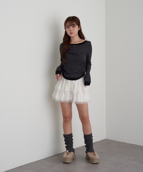 RAY CASSIN（レイカズン）の「UネックレイヤードヘンリーロンT（Tシャツ/カットソー・レディース・ベージュ/アイボリー/チャコールグレー・FREE）」の7枚目の写真