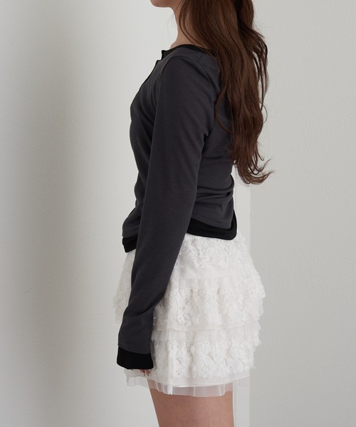 RAY CASSIN（レイカズン）の「UネックレイヤードヘンリーロンT（Tシャツ/カットソー・レディース・ベージュ/アイボリー/チャコールグレー・FREE）」の22枚目の写真