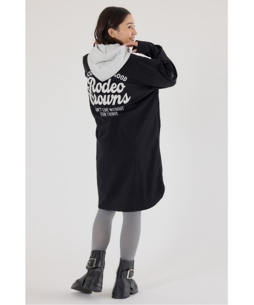 RODEO CROWNS WIDE BOWL（ロデオクラウンズワイドボウル）の「フード付きコーデュロイシャツワンピース（ワンピース・レディース・ブラック/パープル/ベージュ/グリーン・FREE）」の20枚目の写真
