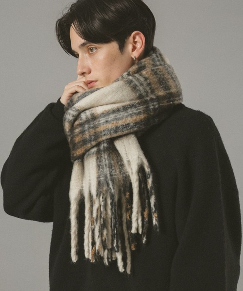 RAGEBLUE(レイジブルー)の「チェック柄ボリュームフリンジマフラー(マフラー・メンズ・ホワイト系その他/グレー系その他/グリーン系その他・FREE)」の17枚目の写真