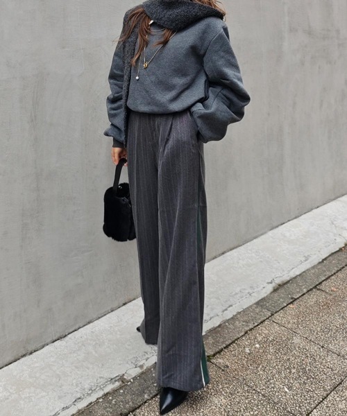 esutoreja(エストレジャ)の「サイドラインストライプワイドパンツ(スラックス・レディース・チャコール/グレー・FREE)」の9枚目の写真