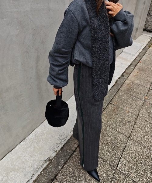 esutoreja(エストレジャ)の「サイドラインストライプワイドパンツ(スラックス・レディース・チャコール/グレー・FREE)」の11枚目の写真