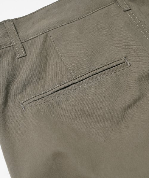 FRIZMWORKS（フリズムワークス）の「OG HAWORTH ONE TUCK PANTS _ OLIVE（その他パンツ・メンズ・その他・LARGE/X-LARGE/SMALL/MEDIUM）」の8枚目の写真
