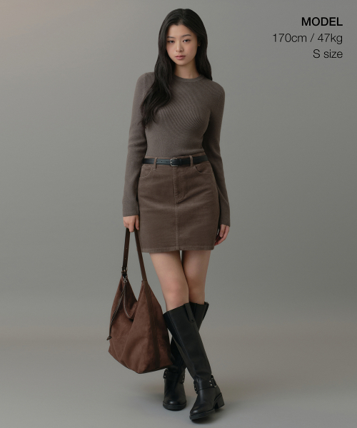 MUSINSA STANDARD WOMAN(ムシンサスタンダードウーマン)の「レディースコーデュロイミニスカート【カーキブラウン】(スカート・レディース・その他・SMALL/MEDIUM/LARGE/X-SMALL)」の2枚目の写真