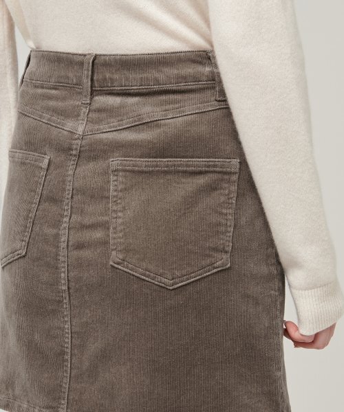 MUSINSA STANDARD WOMAN(ムシンサスタンダードウーマン)の「レディースコーデュロイミニスカート【カーキブラウン】(スカート・レディース・その他・SMALL/MEDIUM/LARGE/X-SMALL)」の7枚目の写真